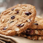 Cách làm bánh yến mạch chuối không cần lò nướng đơn giản